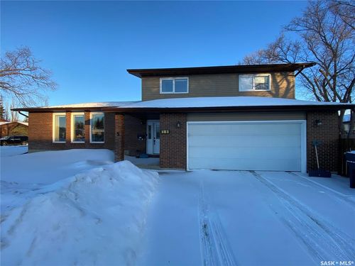 5 Marquis Crescent N, Yorkton, SK, S3N3L5 | Card Image