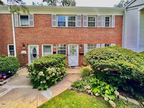 704-704 Towne House Village Village, Islip, NY, 11749 | Card Image