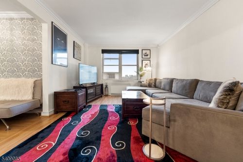 apt-1h-8450 Boulevard E, North Bergen, NJ, 07047-6071 | Card Image