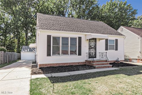 30402 Forestgrove Rd, Willowick, OH, 44095-4959 | Card Image