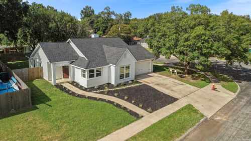 205 Cibolo Basin Dr, Boerne, TX, 78006-3234 | Card Image