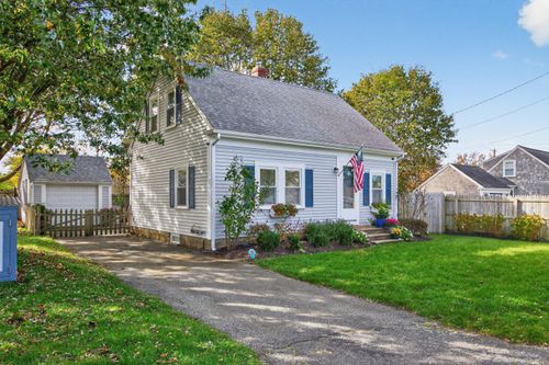 10 Trenton St, West Yarmouth, MA, 02673-8258 | Card Image