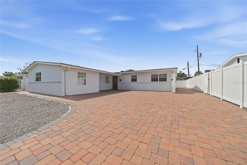 6033 Ambassador Dr, TAMPA, FL, 33615-3435 | Card Image