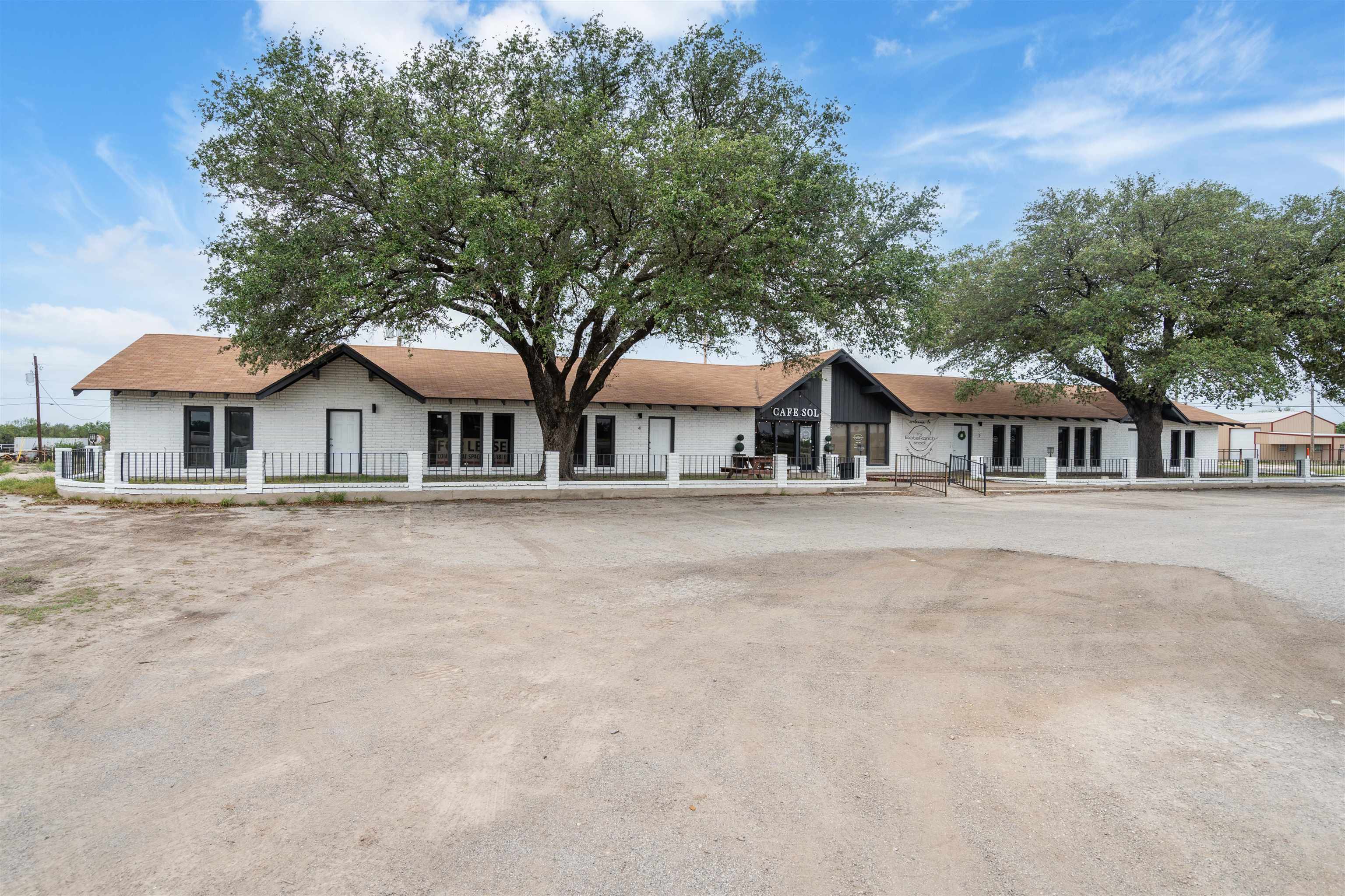Commercial Sale in Del Rio 4