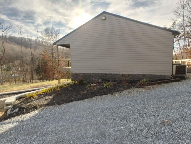 8915 Charlemont Rd, House other with 3 bedrooms, 3 bathrooms and null parking in Goode VA | Image 95