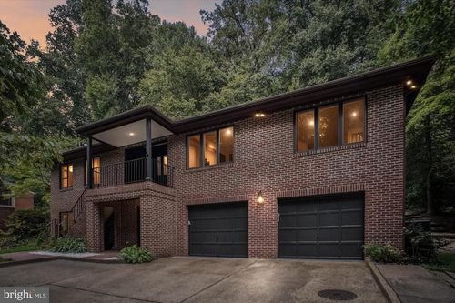 3909 30th St N, ARLINGTON, VA, 22207-4132 | Card Image