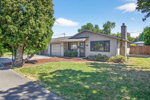 565 Garfield St, Medford, OR, 97501-4030 | Card Image