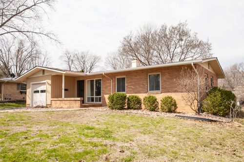 504 Radliff Rd, Bloomington, IL, 61701-2120 | Card Image
