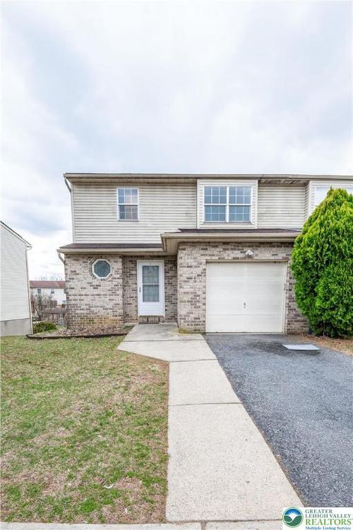 48 Olde Penn Dr, Palmer Twp, PA, 18045-7439 | Card Image