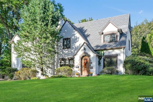 20 Northwood Ave, Demarest, NJ, 07627-1628 | Card Image