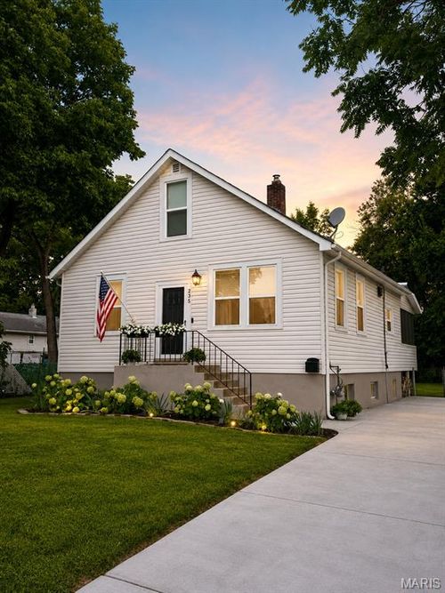 235 Midway Ave, Kirkwood, MO, 63122-6020 | Card Image