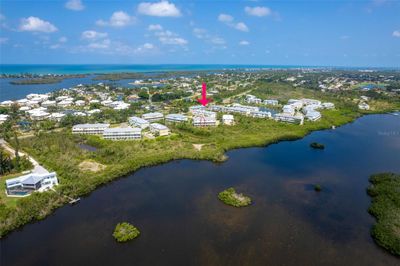 Expansive views of the Coral Creek | Image 3