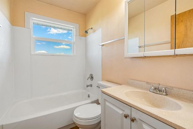 1036 Davis Rd, House other with 4 bedrooms, 2 bathrooms and null parking in Hardin MT | Image 9
