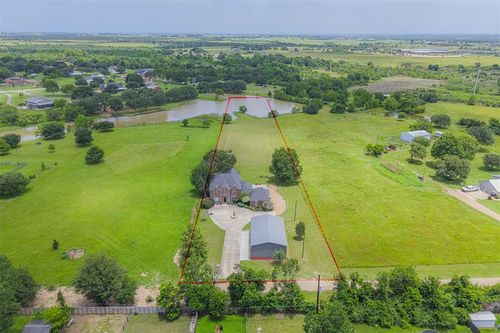 2058 Sally Gail Ln, Sealy, TX, 77474-7177 | Card Image