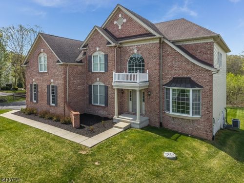 61 Albert Dr, Clinton, NJ, 08809-1277 | Card Image