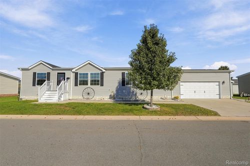 5430 Arboretum Trl, Howell, MI, 48843-7388 | Card Image