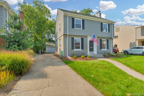 10725 Talbot Ave, Huntington Woods, MI, 48070-1138 | Card Image