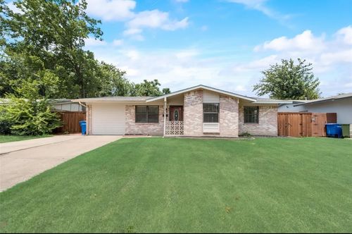 2429 Towerwood Dr, Carrollton, TX, 75006-7731 | Card Image