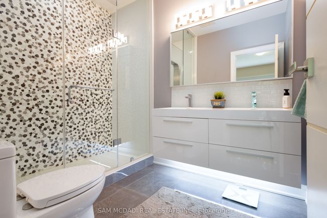 35A Broadview Ave, House attached with 3 bedrooms, 5 bathrooms and 2 parking in Mississauga ON | Image 18