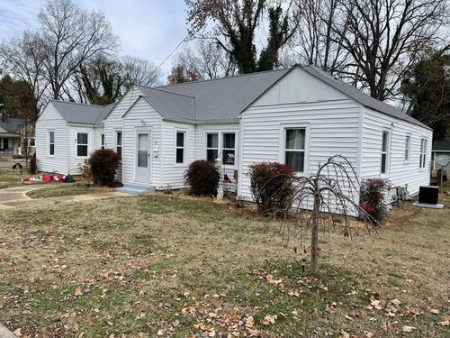 810 N High St, Winchester, TN, 37398-5608 | Card Image