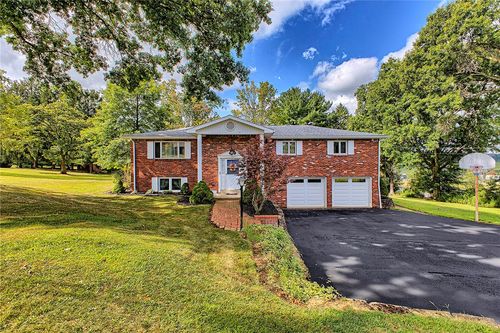 112 Friendship Ln, Greensburg, PA, 15601-6250 | Card Image