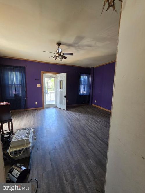 130 E Bacon St, POTTSVILLE, PA, 17901-3904 | Card Image