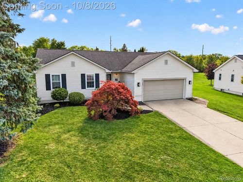 2259 Hickory Circle Dr, Howell, MI, 48855-6411 | Card Image