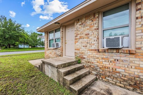 101-2-701 W Hull St, Denison, TX, 75020-5040 | Card Image
