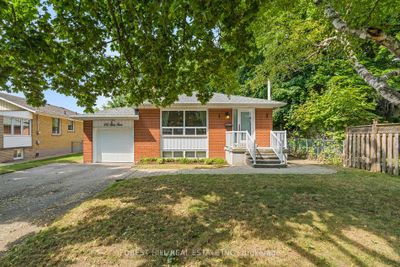 242 Lucas St, House other with 3 bedrooms, 1 bathrooms and 5 parking in Richmond Hill ON | Image 1