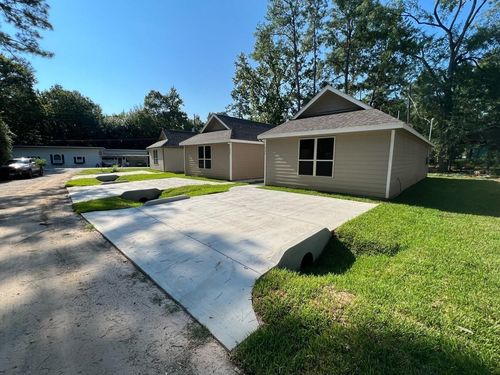9595 Darkwood St, Willis, TX, 77318-7248 | Card Image
