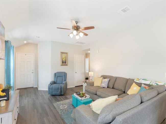 14942 Dane Ct, House other with 3 bedrooms, 2 bathrooms and 2 parking in Montgomery TX | Image 7