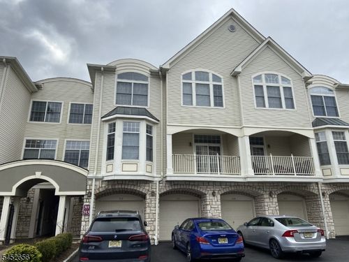 311 Kensington Ln, Livingston, NJ, 07039-8254 | Card Image