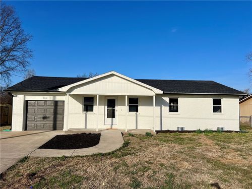 902 Se G St, Bentonville, AR, 72712-6442 | Card Image