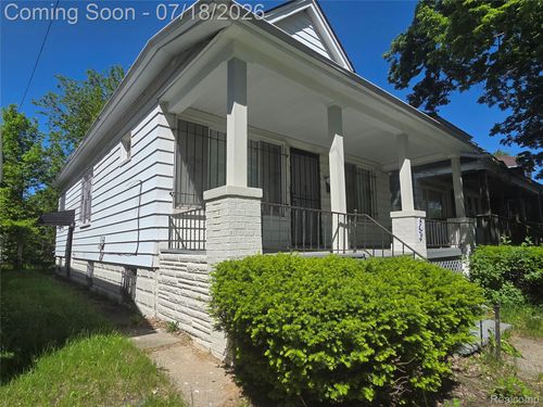 5571 Fairview St, Detroit, MI, 48213-3410 | Card Image