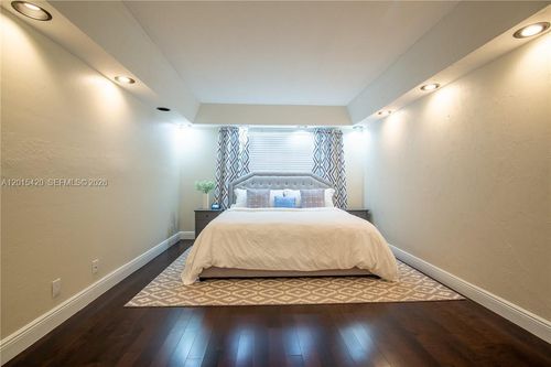 104a-7100 Nova Dr, Davie, FL, 33317-7129 | Card Image