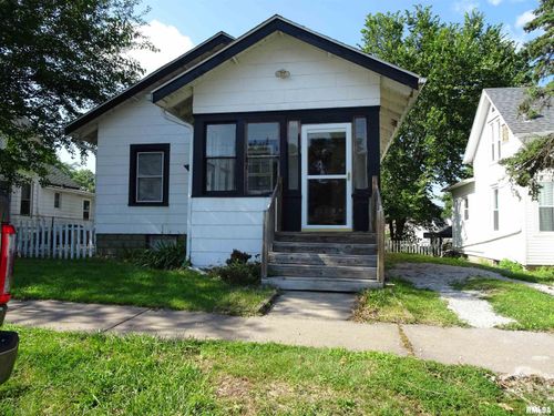 1554 W Pleasant St, Davenport, IA, 52804-2126 | Card Image