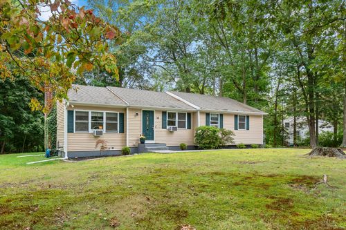 16 Oakwood Dr, Gales Ferry, CT, 06335-1631 | Card Image