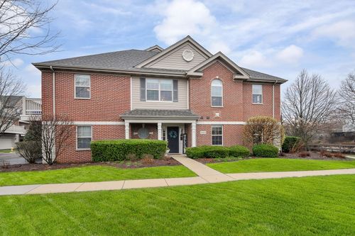 1-27W753 S Meadowview Dr, Winfield, IL, 60190-1710 | Card Image