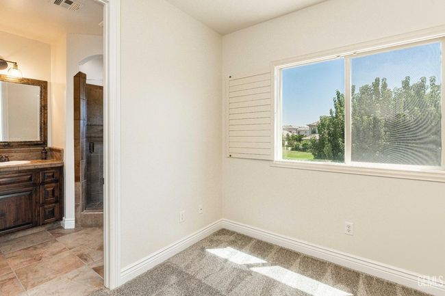 2416 Edingal Dr, House other with 4 bedrooms, 3 bathrooms and null parking in Bakersfield CA | Image 37