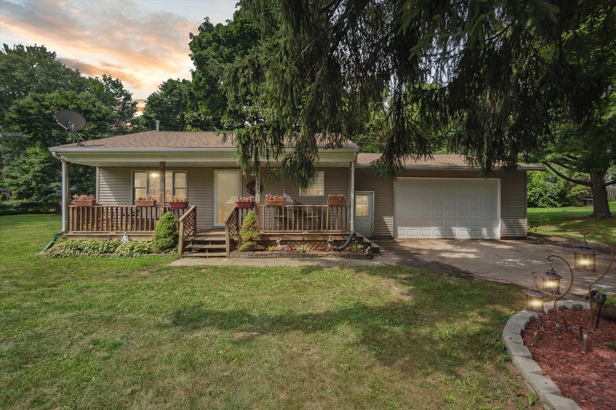 Pleasant St, Dryden, MI 48428