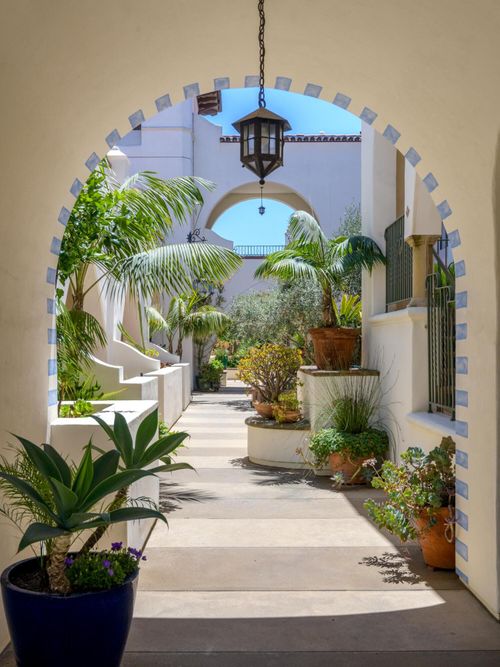 207-401 Chapala St, Santa Barbara, CA, 93101-3473 | Card Image
