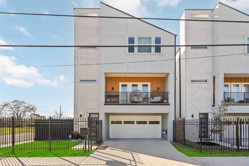 2422 Briley St, Houston, TX, 77004-1854 | Card Image