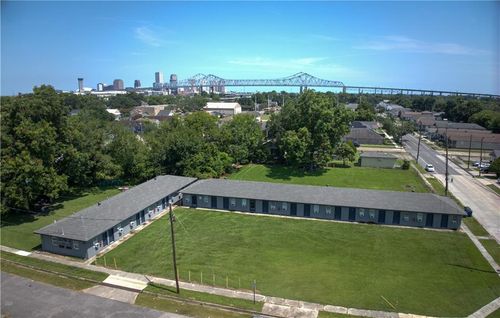 1425 Monroe St, Gretna, LA, 70053-3264 | Card Image