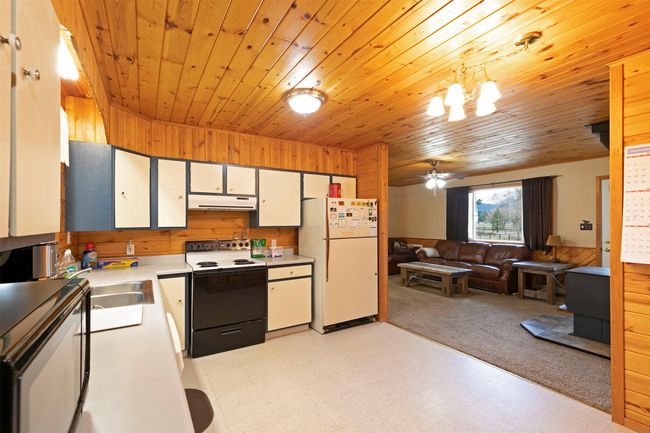 81 Rockland Ln, House other with 3 bedrooms, 2 bathrooms and null parking in Victor MT | Image 18
