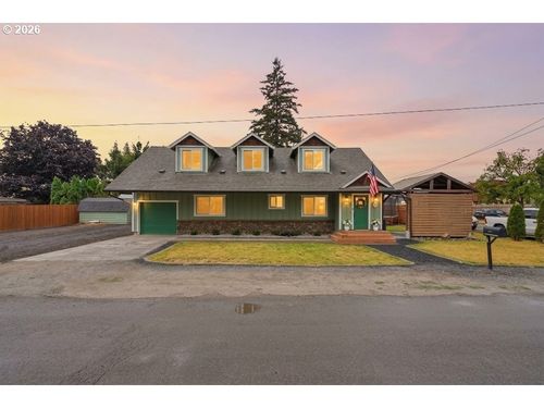 202 Se 3rd Ave, Battle Ground, WA, 98604-8352 | Card Image