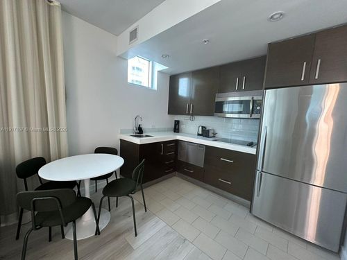 2006-17315 Collins Ave, Sunny Isles Beach, FL, 33160-3410 | Card Image