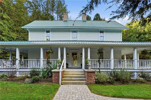 404 Old Bristol Rd, Boone, NC, 28607-7678 | Card Image