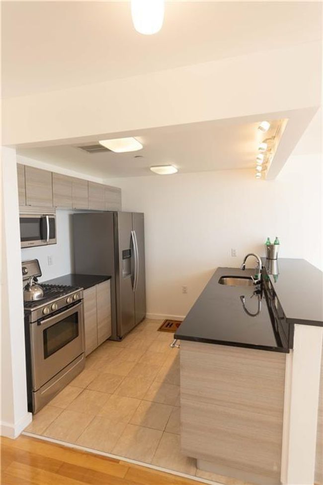 APT-6I - 91-16 Shore Front Pkwy, Condo with 2 bedrooms, 1 bathrooms and null parking in Rockaway Beach NY | Image 6