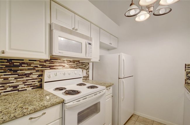 APT-112 - 1705 Crossing Pl, Condo with 2 bedrooms, 2 bathrooms and 2 parking in Austin TX | Image 12