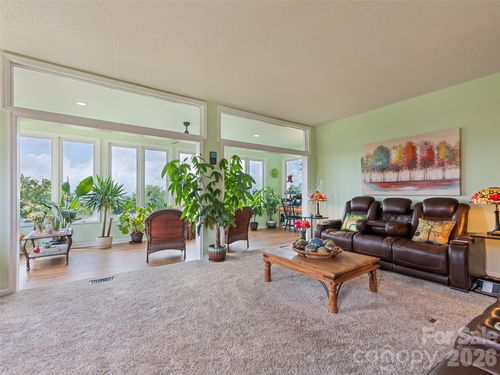 1-1401 Fleetwood Plz, Hendersonville, NC, 28739-8334 | Card Image